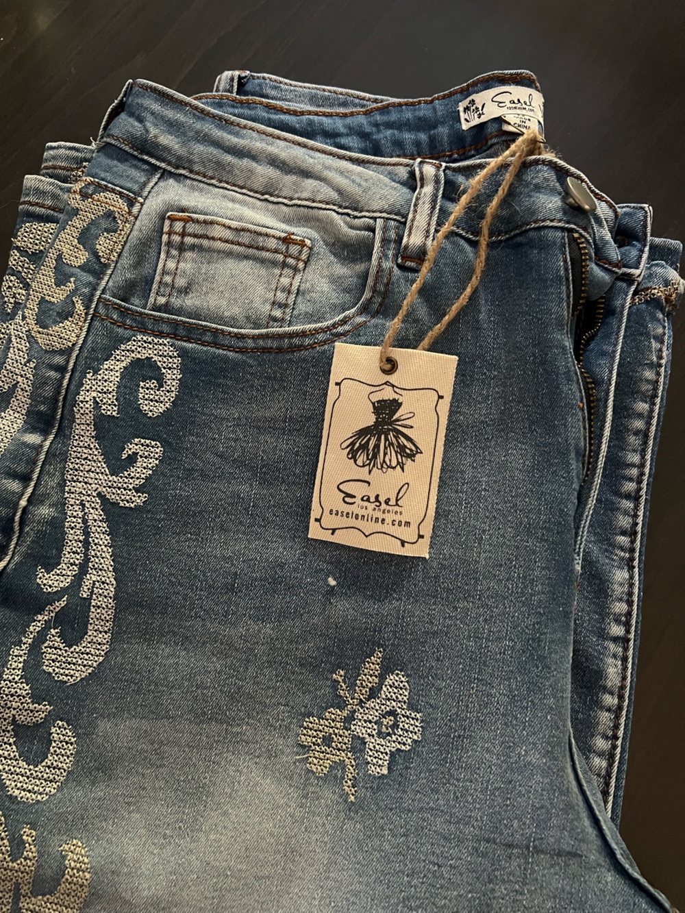Easel Embroidered Light Blue High-Rise Women's Jeans 30 waist 28 inseam. - Picture 2 of 7
